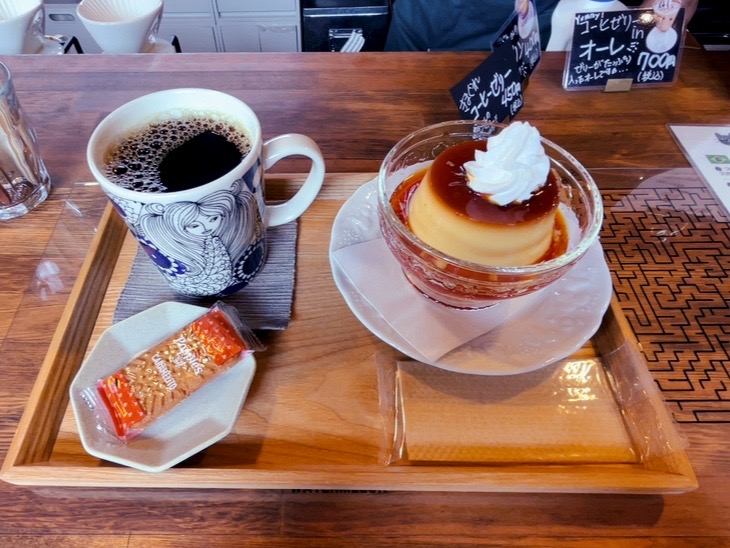 猫とめがね焙煎所のプリンとおいしいコーヒー